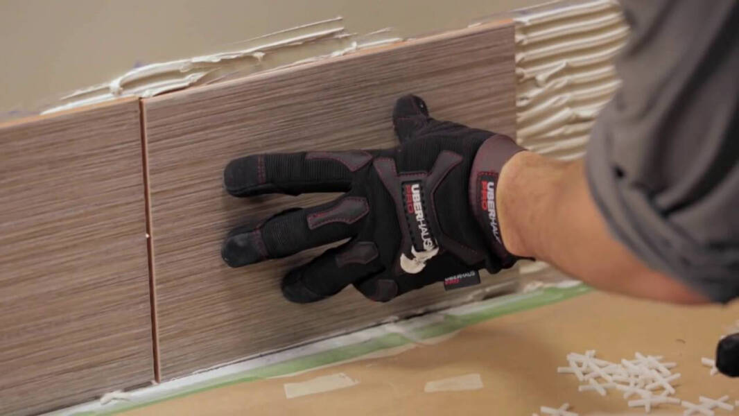 Ốp gạch chân tường Ốp gạch chân tường