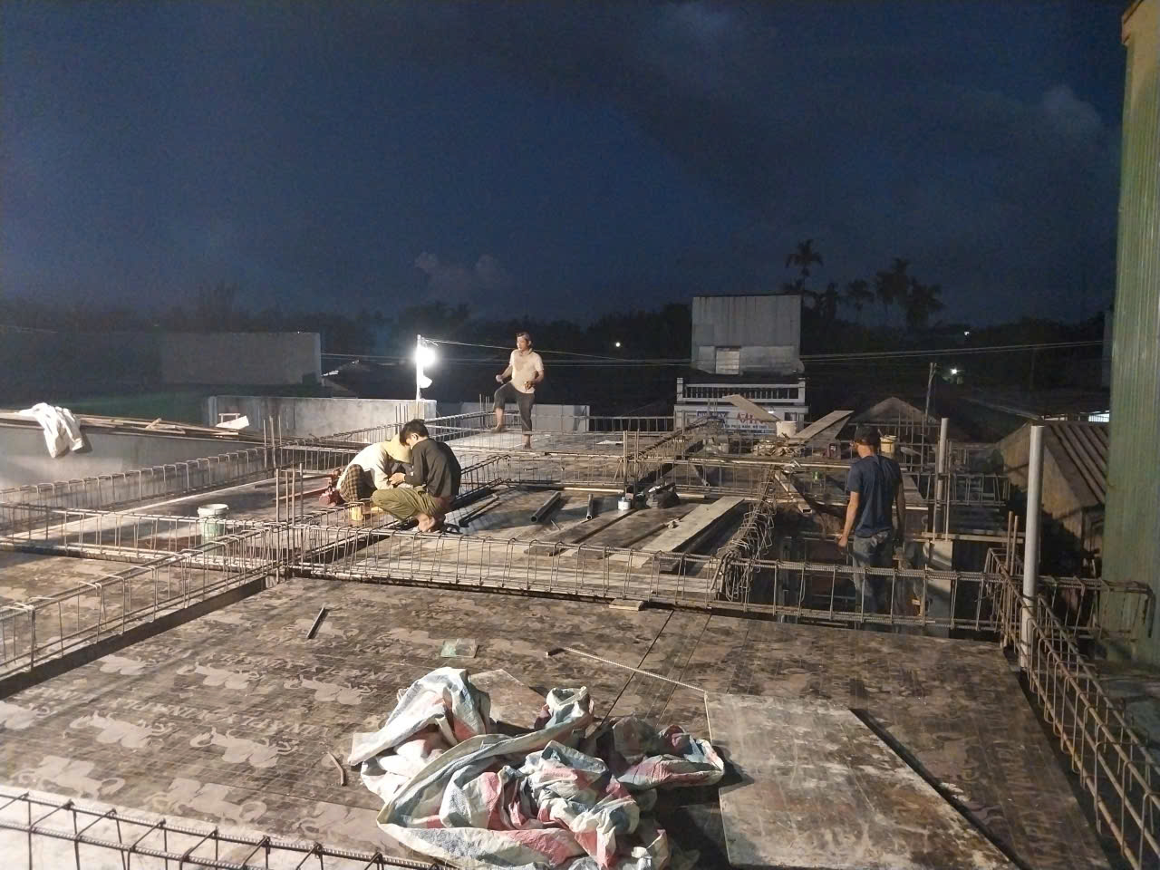 Lưu ý khi thi công đổ sàn bê tông Lưu ý khi thi công đổ sàn bê tông